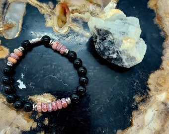 Black onyx and red fire agate braclet.