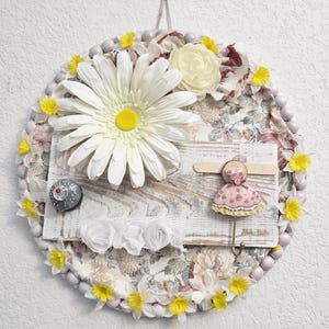 Upcycled Daisy Wall Decor with Hooks: Handmade Floral Plaque