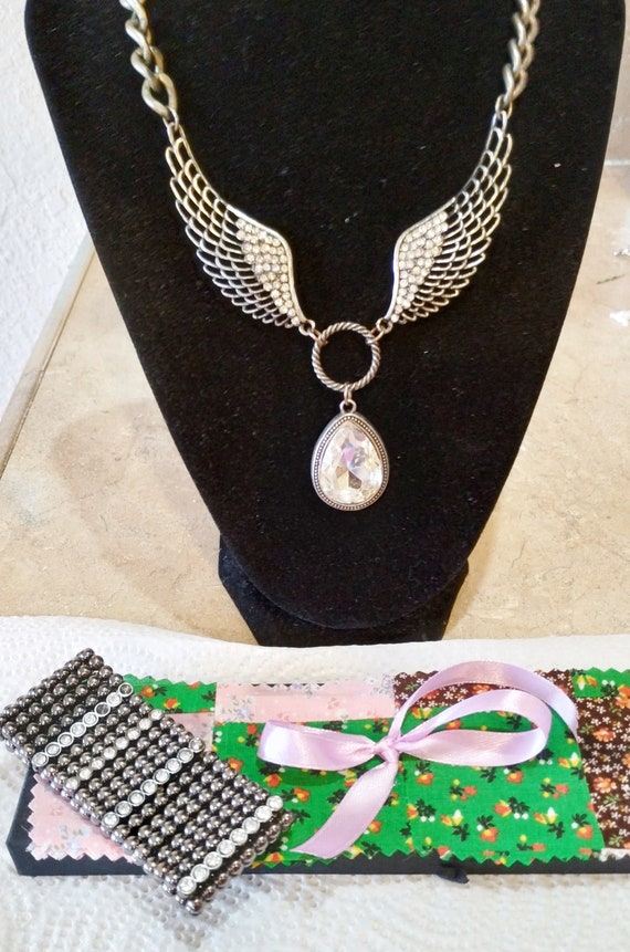 Vclm necklace deals