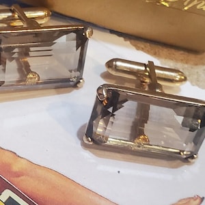 Vintage 1972 Mel Ramos collection, postcard with vintage cuff links nice gift for a man.