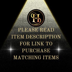 K&ouml;nnte beinhalten: Eine schwarze Grafik mit einem goldenen kreisf&ouml;rmigen Logo oben, das die Buchstaben LH und ein kleines Herz enth&auml;lt. Unter dem Logo steht in goldener Schrift: PLEASE READ ITEM DESCRIPTION FOR LINK TO PURCHASE MATCHING ITEMS. Der Hintergrund hat einen goldenen dreieckigen Lichteffekt.