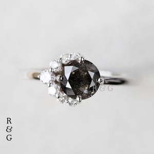 Anel de diamante redondo de sal e pimenta de 0,91 ct: anel de noivado em ouro branco 14k