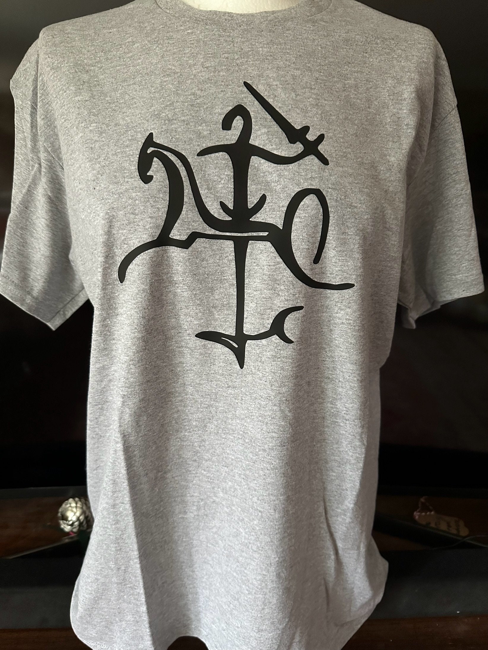 Stylized Vytis T-shirt - Etsy