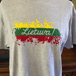 リトアニア国旗のTシャツ