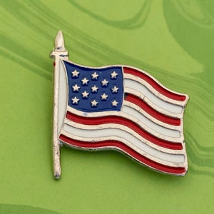 Vintage United States of America Flag Brooch - W1