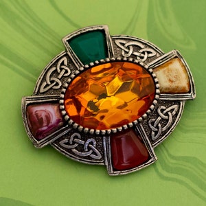 Gem brooch outlet