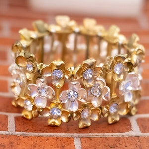 7 inch, Vintage Intricate Flowers Gold Tone Bracelet - WX9
