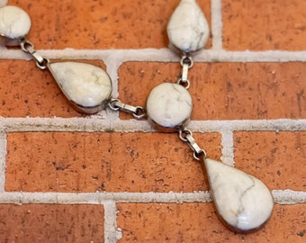 20 inch, Vintage Teardrop White Stone Beaded Silver Tone Lariat Necklace - W29