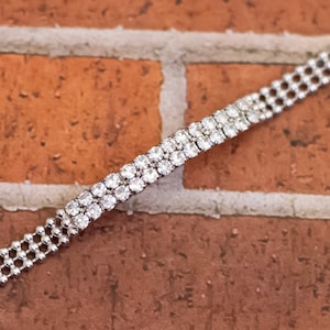 6 1/2 inch, Vintage Multiple Rhinestones Silver Tone Bracelet - W29