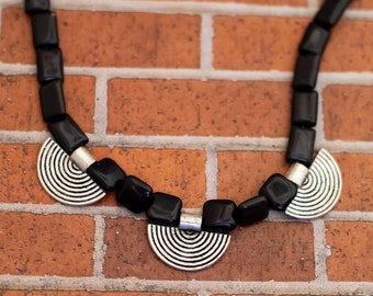22 inch, Vintage Square Black Beads Semicircle Bib Necklace - W30
