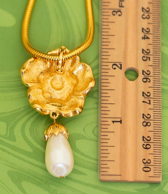 Vintage Intricate Gold Tone Floral Pearl Necklace… - image 3