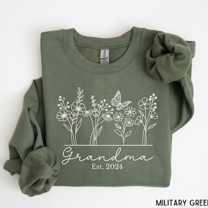 Custom grandma sweatshirt, Grandma est shirt, Great grandma sweater, Mother&#39;s Day gift for grandma, Personalized grandma, Nana sweatshirt