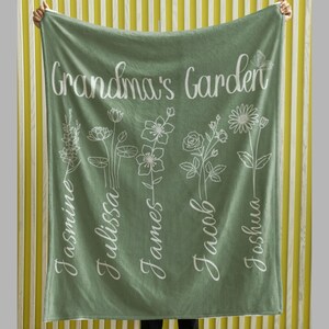 Grandma&#39;s Garden blanket, Birth flower blanket, Gift for grandma, Custom blanket with kids name, Customizable blanket, Personalized blanket