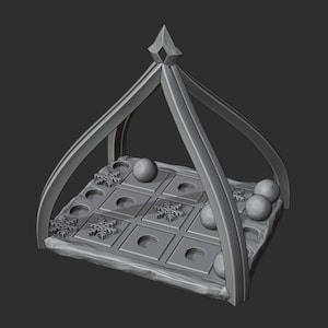Puede incluir: Un tablero de juego de tres en raya gris con una cuadr&iacute;cula cuadrada, hendiduras circulares y marcadores en relieve con forma de copo de nieve. El tablero est&aacute; encerrado por una estructura de arco apuntado e incluye varias piezas esf&eacute;ricas.