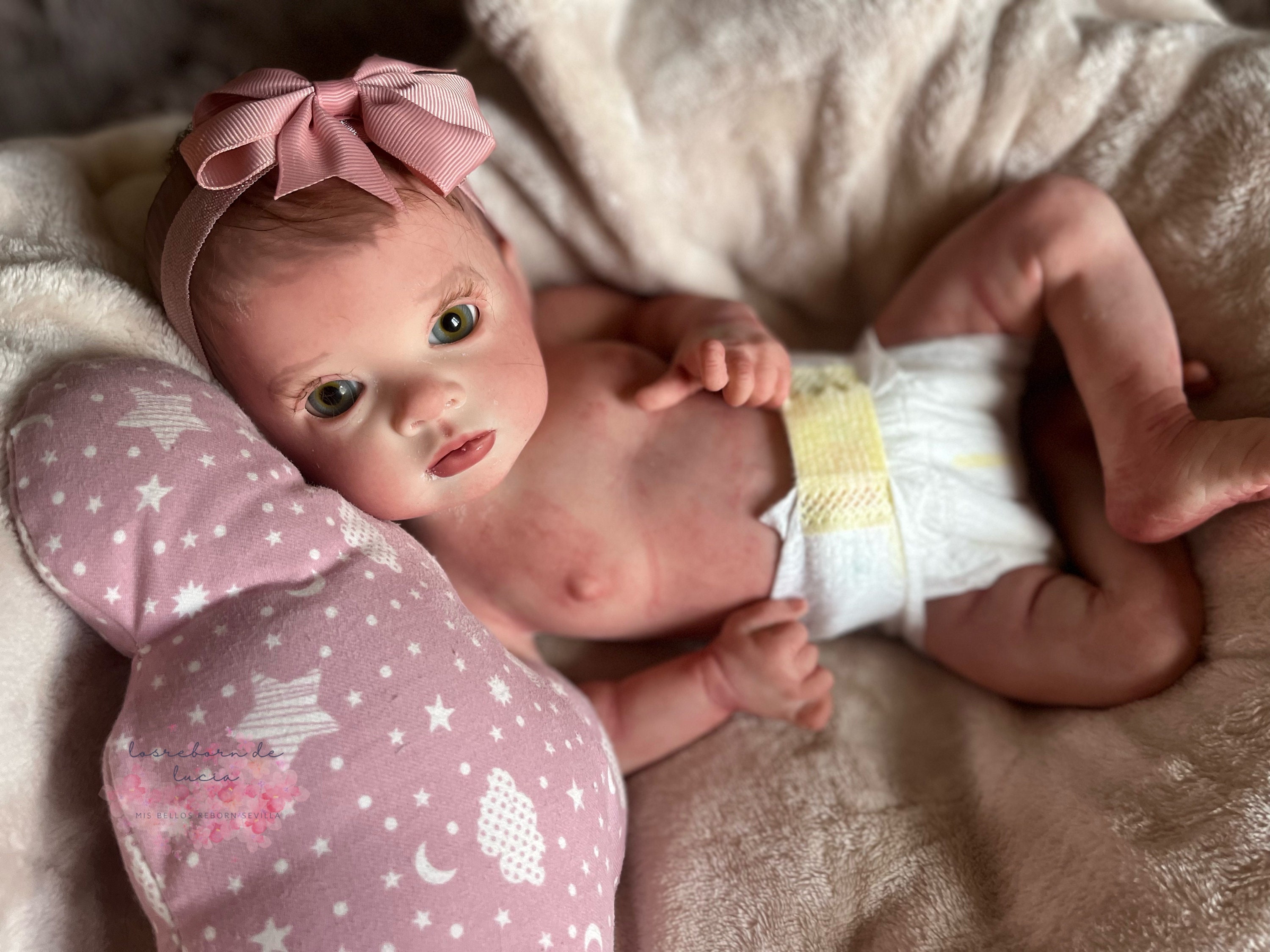 Poupon Réaliste Reborn Ena Doll 🌸 Poupée Bébé en Tenue Rose 