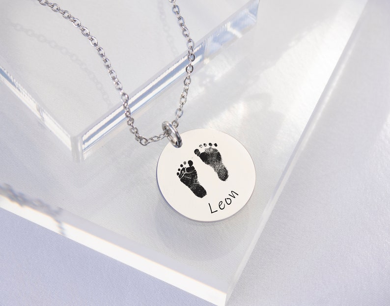 Tatsächliche Baby Fußabdruck Halskette mit Namen Personalisierte benutzerdefinierte Neugeborene Baby Füße Handabdruck Halskette ERSTE MUTTER TAG neue Mutter / Neugeborene Geschenk Bild 4