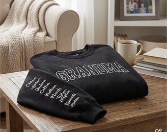 MAMA Crewneck