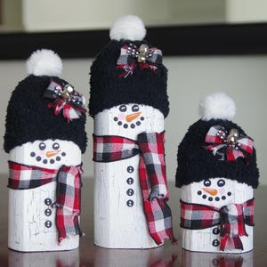Hand Painted Wooden Snowmen Set: Plaid Scarves, Faux Gift Christmas Decor