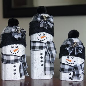 Hand Painted Wooden Snowmen Set in Black and White