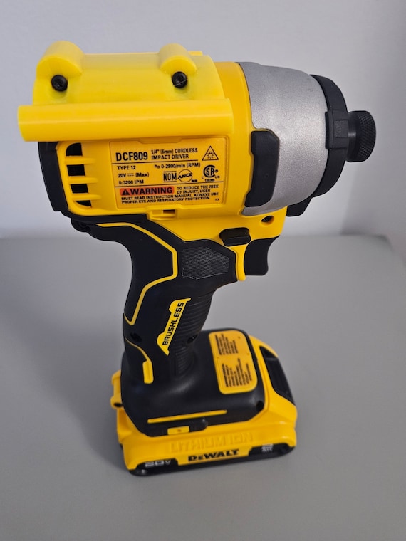Dewalt impact driver bit falls out sale