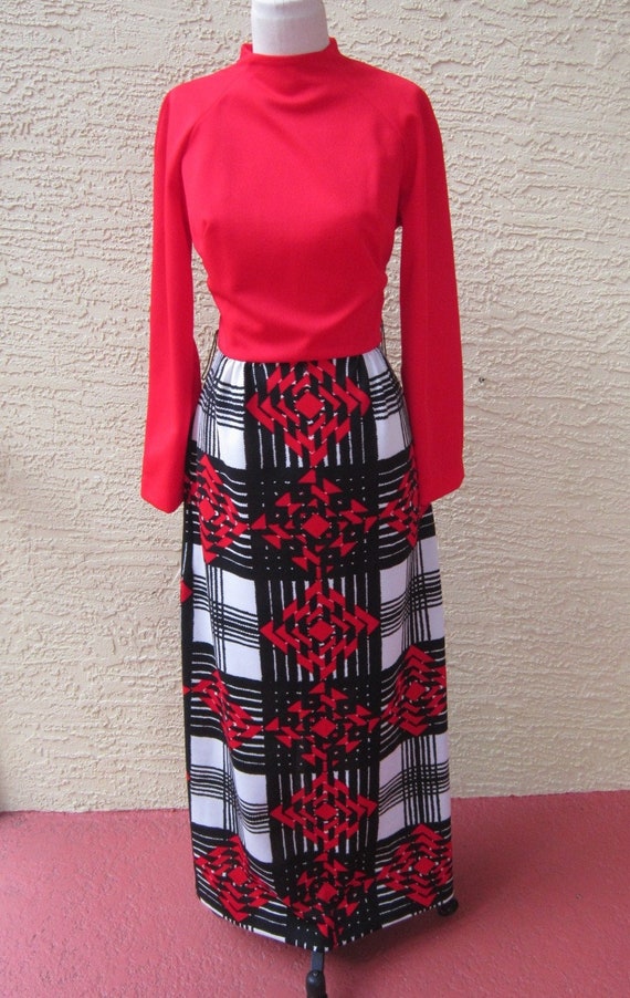 Vintage 1970's Mod Geometric Pattern "Mary Tyler M