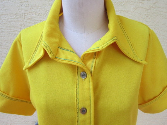 Vintage 1970's Handmade Bright Yellow Pointed Col… - image 1