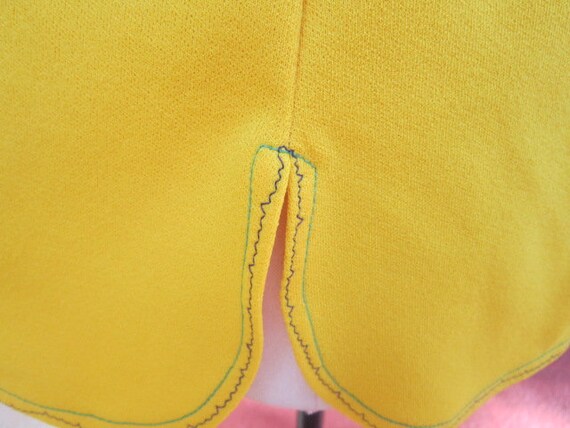 Vintage 1970's Handmade Bright Yellow Pointed Col… - image 4