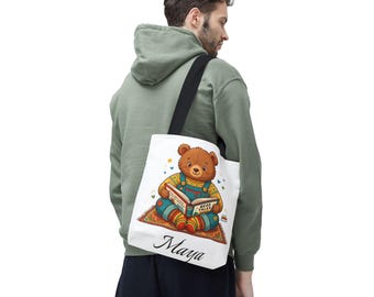 Bolso de mano con diseño de oso lector / Ilustración para la hora del cuento, nombre personalizado (100% poliéster), regalo para niños, maestros, amantes de los libros, bibliotecas y guarderías.