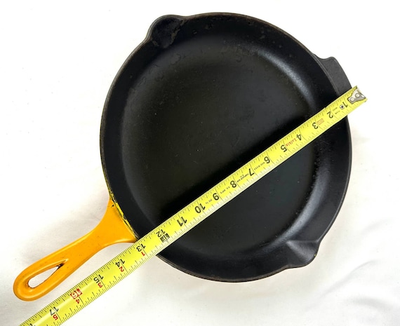 Le Creuset Skillet 12 Cast Iron Enameled Elysees Mustard -  Canada