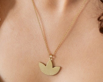 Collier lotus • Pendentif lotus • Collier bohème lotus • Collier bohème chic • Collier artisanal • Argent 925 • Cadeau pour elle