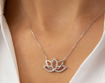 Collar de loto de plata de ley, colgante de flor de loto de circonita, joyería de yoga, regalo de meditación, regalo para profesor de yoga, regalo de mindfulness para ella