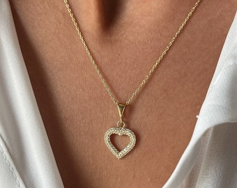 Collar de corazón • Colgante de corazón • Colgante de amor • Chapado en oro de 14 quilates • Plata 925 • Joyería minimalista • Joyería de amor • Regalo para ella