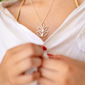 Leaf Necklace Leaf Pendant Branch Necklace Branch Pendant Handcrafted Necklace 925 Silver Leaf Jewelry Gift for Her シルバー