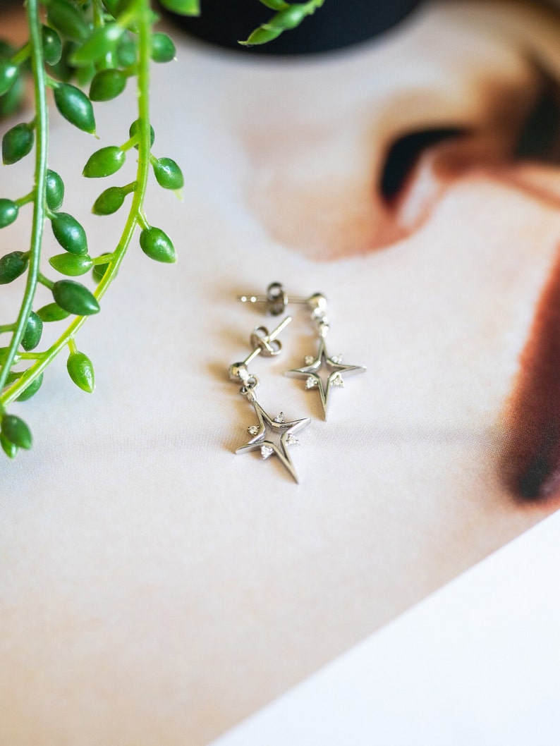 North Star Earrings North Star Dangles Celestial Earrings 14K Gold Plated 925 Silver Star Dangle Drop Earrings Gift for Her シルバー