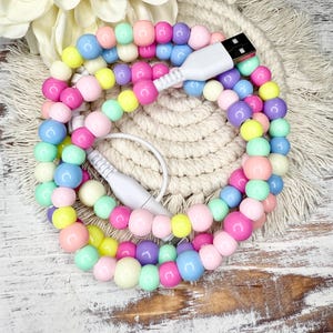 Chargeur perlé, chargeur de téléphone USB type C 2 en 1, chargeur universel aux couleurs vives du printemps, cadeau pour elle, chargeur de téléphone, perles colorées