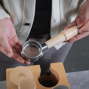 Maple Handle Bottomless Portafilter: 54mm & 58mm Espresso