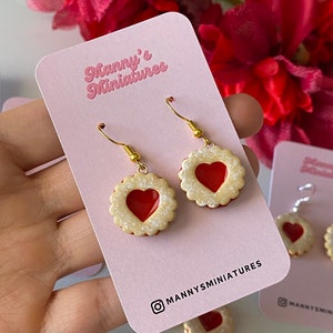 Linzer cookie earrings - jammie dodger earrings - food earrings - Christmas earrings - Valentine’s Day earrings - Mother’s Day earrings