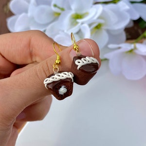 Cupcake earrings image 2