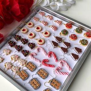 Adorable Christmas Gingerbread Man Earrings - Acrylic Dangle Holiday Jewelry With Santa Hat & Candy Cane