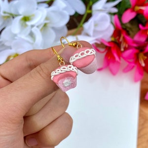 Mothers Day Cupcake earrings strawberry