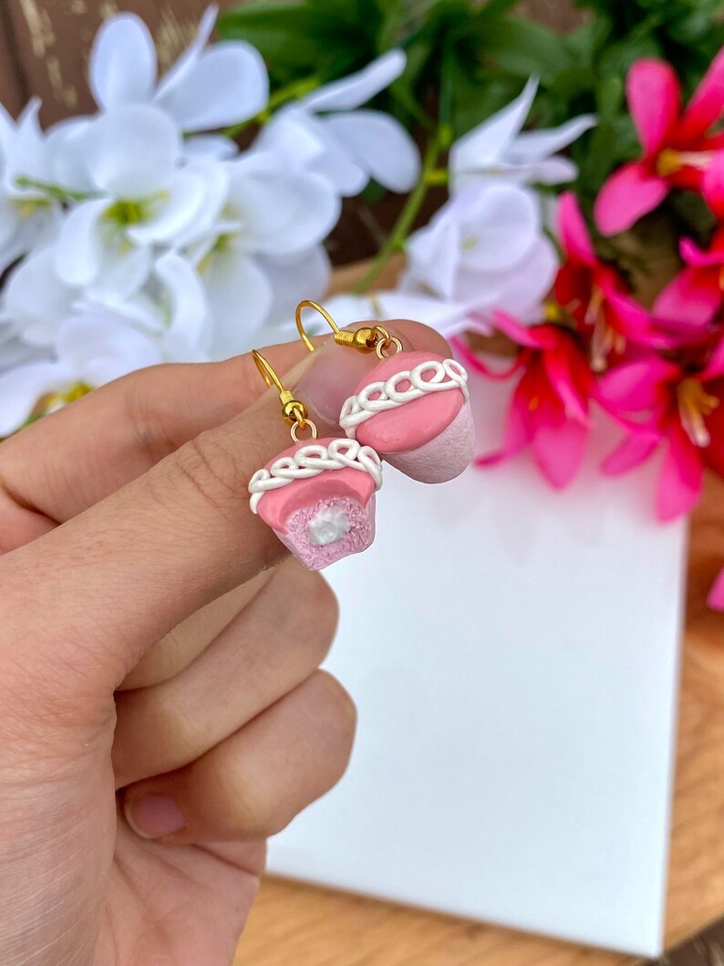 Mothers Day Cupcake earrings strawberry