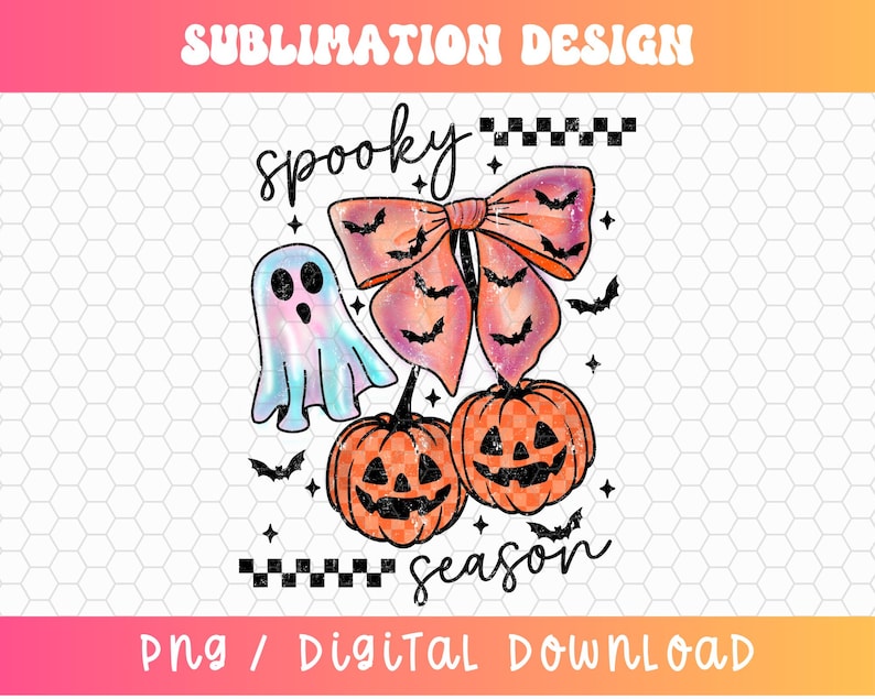 Puede incluir: Un dise&ntilde;o digital de Halloween con un fantasma, un lazo decorado con murci&eacute;lagos y dos calabazas talladas. Las palabras "spooky season" est&aacute;n escritas en una fuente de escritura. El dise&ntilde;o tambi&eacute;n incluye las palabras "Sublimation Design" y "PNG / Digital Download".
