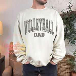 Papà pallavolo SVG PNG, Pallavolo Svg Png, Maglietta papà pallavolo Svg Png, Sublimazione pallavolo, Varsity Svg Png, Papà sportivo Svg Png immagine 4