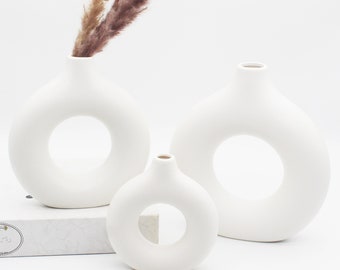 White Circular Hollow Ceramic Vase, Donut Modern Vases, Mini Large Donut Vase for Home Decor, Housewarming Gift, Boho vase Decor