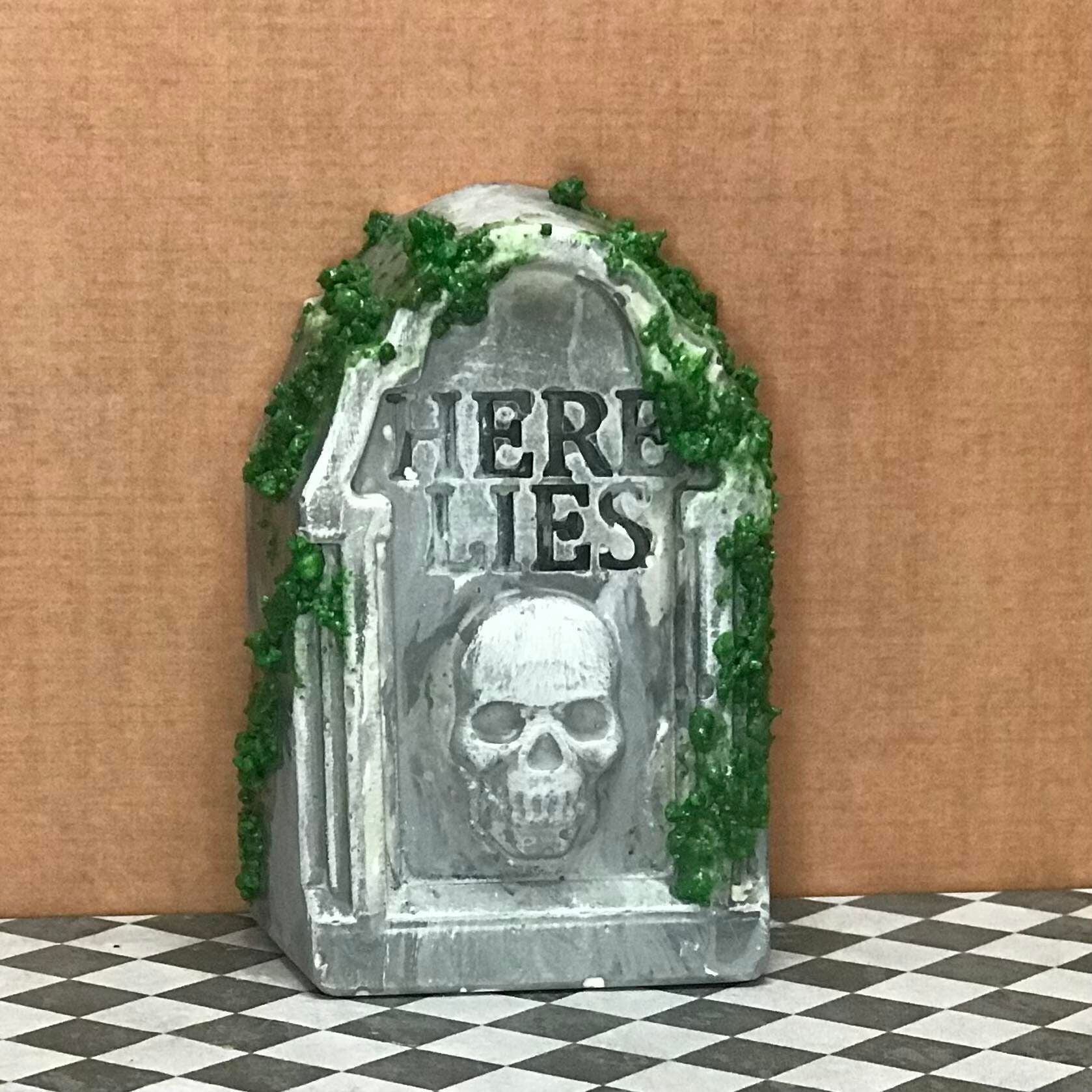 Miniature Tombstone Grave Stone for Cemetery or Haunted Diorama Scene