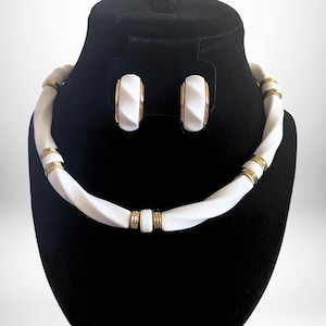 1988 Classic Twist White Choker Necklace and Earrings - Jewelry Set - Avon - NIB