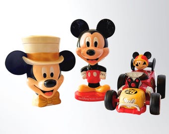 Ensemble de collection Mickey Mouse Walt Disney : tasse, voiture de course - tête à pompon | A+