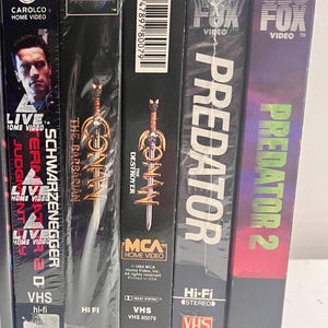 Vintage 80er / 90er Jahre Arnold Schwarzenegger VHS Video Kassette Filme - Sehr guter Zustand - Wird als Set oder einzeln verkauft.
