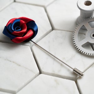 Navy Red Flower Lapel Pin Satin Floral Fall Spring Unique Modern Unisex Lapel Pins for Suit Jackets Groomsmen Boyfriend Formal Event Wedding