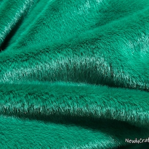 Christmas Green Fabric,Faux Fur Fabric Mink Fur Fabric Fursuit Material Plush Soft Cuddly Luxury Fabric for Rug Craft Apparel Costume Collar
